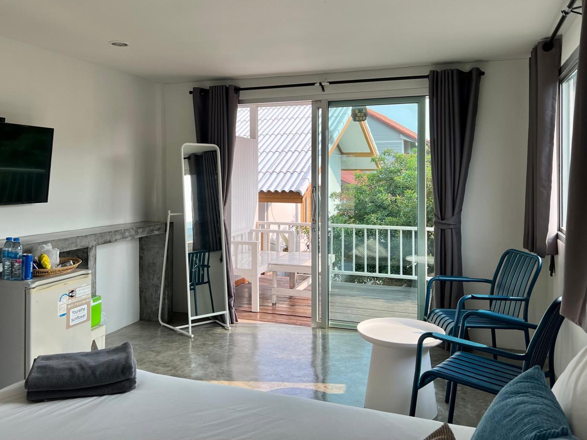 Sawaddeethaweesuk At Kohlarn Apartment Phòng bức ảnh