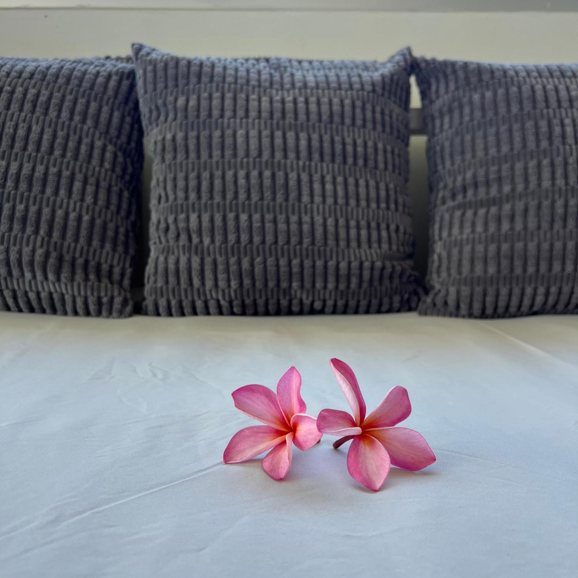 Sawaddeethaweesuk At Kohlarn Apartment Phòng bức ảnh